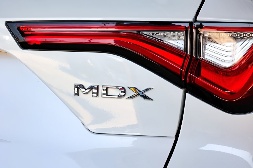 Used 2023 Acura MDX w/ Advance Package AWD/4WD image 17