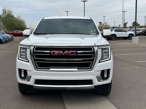Certified 2021 GMC Yukon XL SLT w/ SLT Luxury Package AWD/4WD image 8