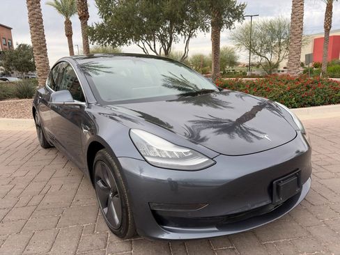 Used 2019 Tesla Model 3 Long Range image 1