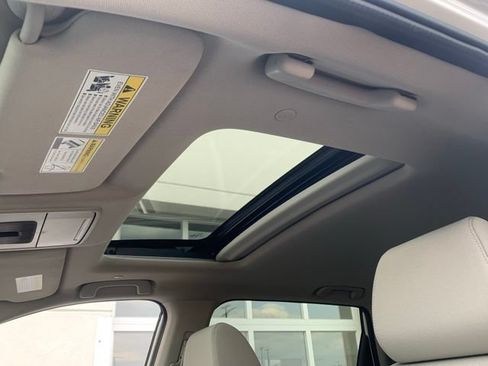 Used 2024 Honda CR-V EX image 7