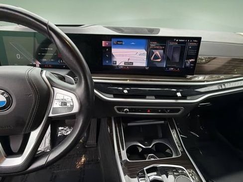 Used 2023 BMW X7 xDrive40i AWD/4WD image 13