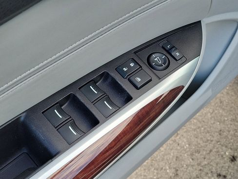 Used 2016 Acura TLX FWD image 13