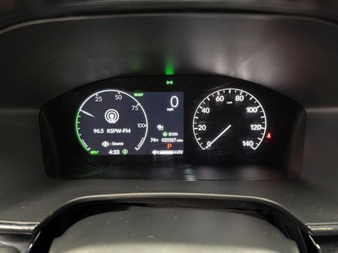 Used 2025 Honda CR-V Sport Touring image 18