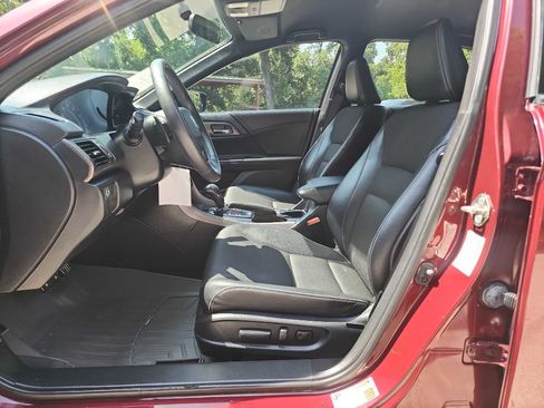 Used 2017 Honda Accord Sport image 14