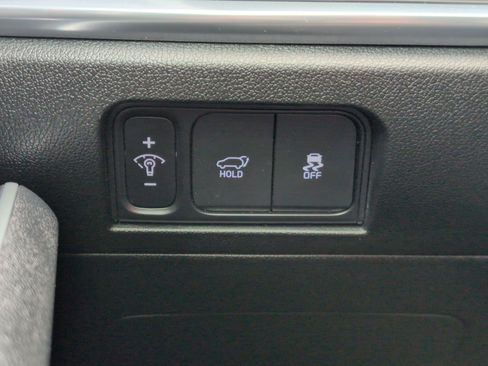 Certified 2025 Kia Sorento SX image 25