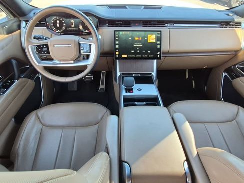 Certified 2025 Land Rover Range Rover Long Wheelbase SE AWD/4WD image 22