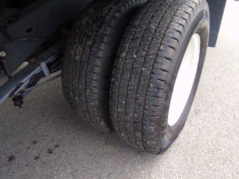 Used 2017 Ford E-450 and Econoline 450 Super Duty w/ Power Windows & Locks Group image 36