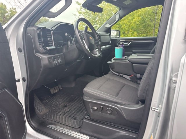 Used 2022 Chevrolet Silverado 1500 LT AWD/4WD image 14