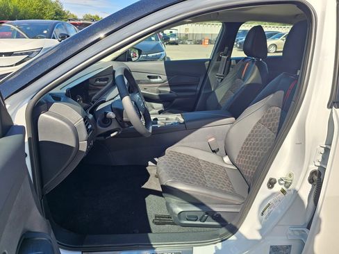 New 2026 Nissan Sentra SR w/ SR Premium Package FWD image 20
