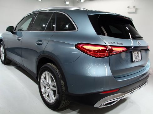 Used 2025 Mercedes-Benz GLC 300 4MATIC image 14