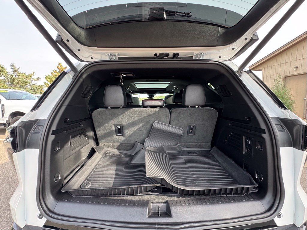 Used 2024 Chevrolet Traverse RS AWD/4WD image 41