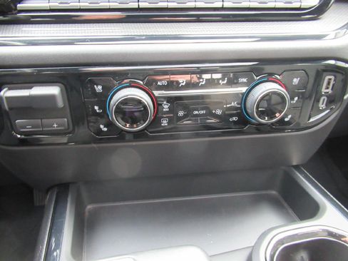 Used 2024 Chevrolet Silverado 1500 ZR2 w/ Technology Package image 13