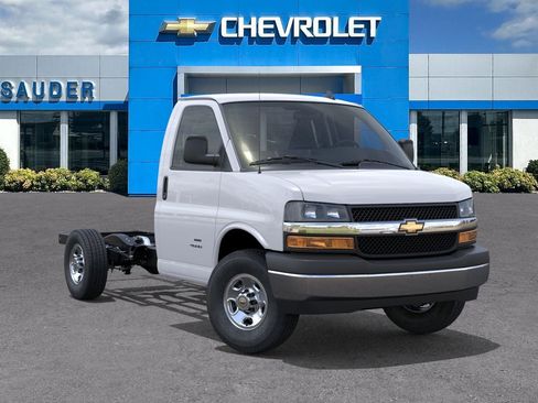 New 2025 Chevrolet Express 3500 w/ Power Convenience Package image 7