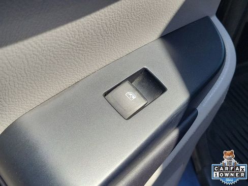 Used 2017 Toyota Highlander XLE FWD image 17