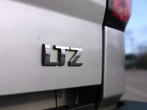 Used 2015 Chevrolet Silverado 3500 LTZ w/ Duramax Plus Package AWD/4WD image 27
