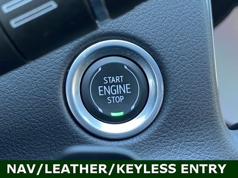 Used 2022 Cadillac XT4 Premium Luxury w/ Enhanced Visibility Package image 12