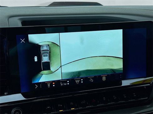 Used 2024 Chevrolet Silverado 1500 ZR2 image 16