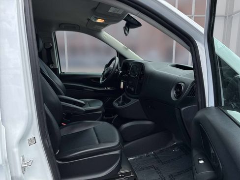 Used 2021 Mercedes-Benz Metris image 9