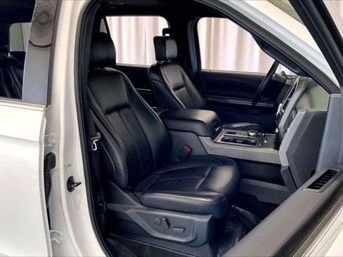 Used 2020 Ford Expedition XLT w/ Equipment Group 201A image 6