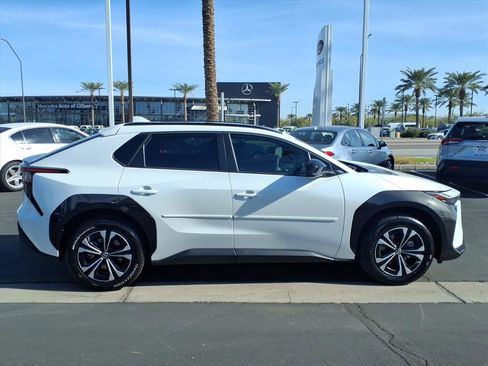 Certified 2025 Toyota bZ4X FWD image 7