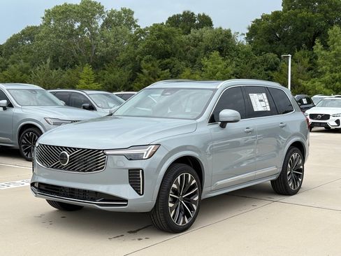 New 2026 Volvo XC90 B5 Core w/ Protection Package Premier image 3