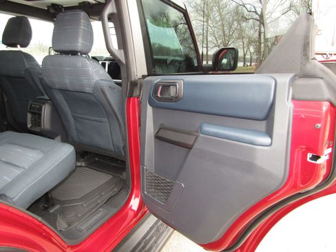 Used 2025 Ford Bronco Heritage Edition AWD/4WD image 23
