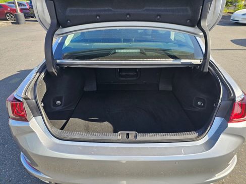 Used 2025 Lexus ES 300h w/ Premium Package FWD image 18