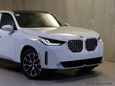 New 2026 BMW X3 xDrive30 w/ Convenience Package image 2