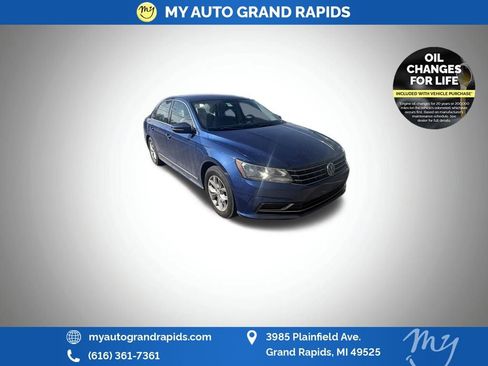 Used 2016 Volkswagen Passat 1.8T S image 1