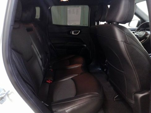 Used 2025 Jeep Compass Latitude w/ Altitude Special Edition image 21