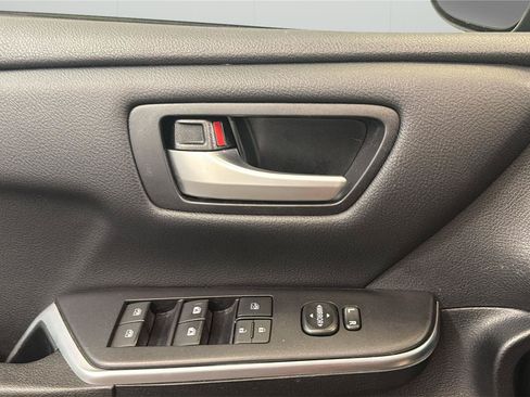 Used 2017 Toyota Camry LE FWD image 23