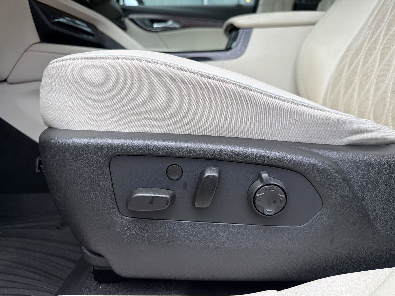 Used 2021 Buick Envision Avenir AWD/4WD image 17