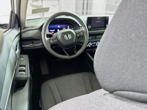 Used 2023 Honda Accord EX image 22