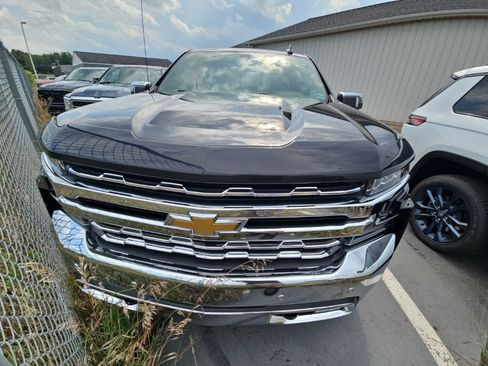 Used 2019 Chevrolet Silverado 1500 LTZ w/ LTZ Plus Package AWD/4WD image 2