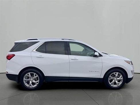 Used 2019 Chevrolet Equinox LT w/ Sun & Navigation Package image 4