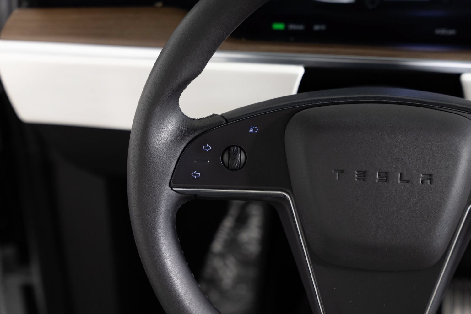 Used 2023 Tesla Model X AWD/4WD image 35