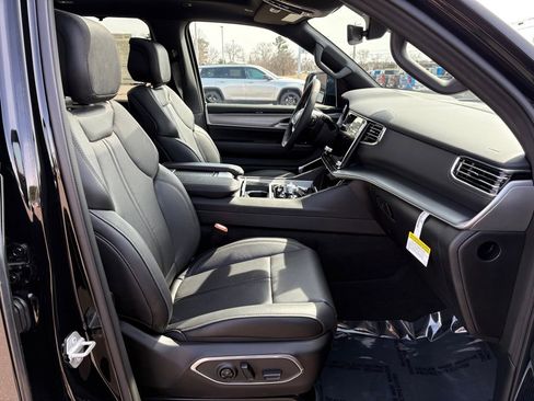 New 2026 Jeep Grand Wagoneer Limited AWD/4WD image 14