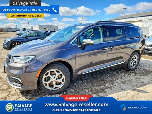 Used 2023 Chrysler Pacifica Limited w/ Uconnect Theater Family Group image 1