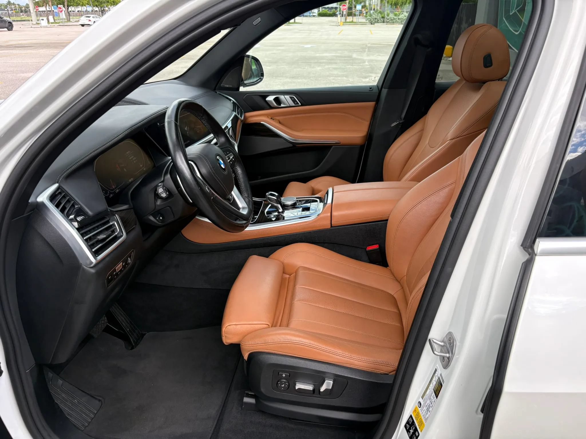 Used 2019 BMW X5 xDrive40i w/ Premium Package AWD/4WD image 12