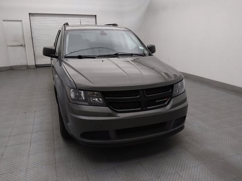 Used 2020 Dodge Journey SE w/ Blacktop Package FWD image 14