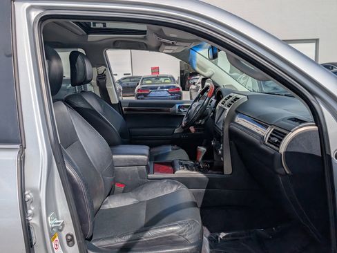 Used 2016 Lexus GX 460 w/ Premium Package image 11
