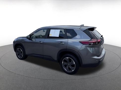 Used 2025 Nissan Rogue SV FWD image 10