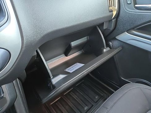 Used 2022 Chevrolet Colorado LT w/ Fleet Safety Package image 32