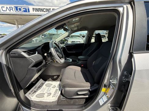 Used 2021 Toyota RAV4 LE AWD/4WD image 18