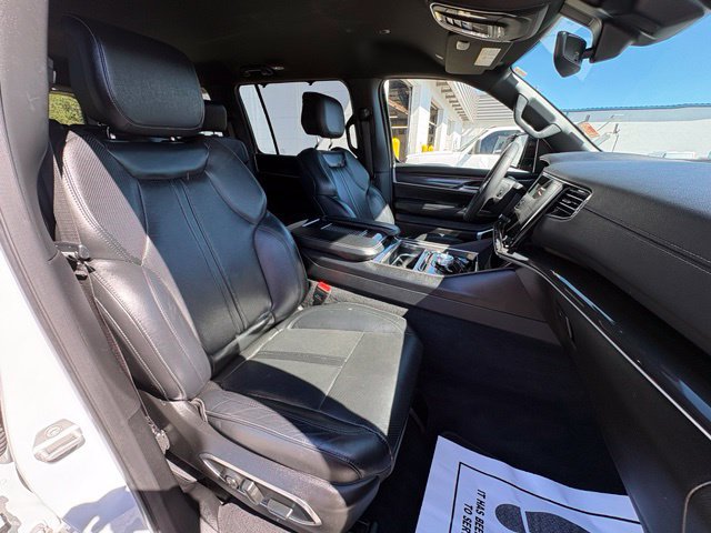 Used 2023 Jeep Wagoneer 4WD w/ Convenience Group I image 27