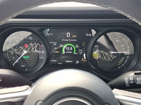 Used 2025 Jeep Wrangler Unlimited Sahara w/ Safety Group AWD/4WD image 17