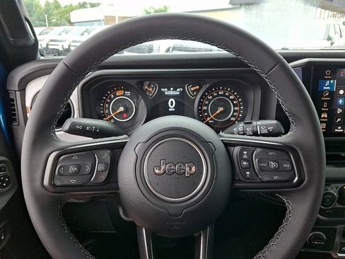 Used 2026 Jeep Wrangler Sport AWD/4WD image 19