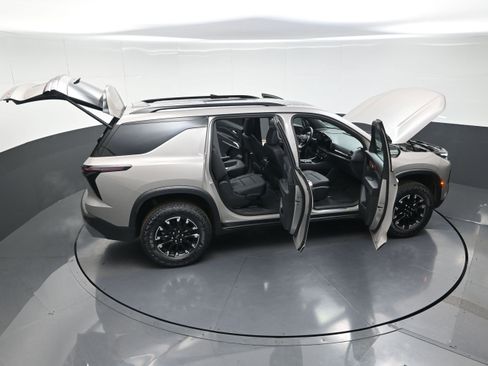 New 2026 Chevrolet Traverse Z71 w/ Driver Confidence Package image 14