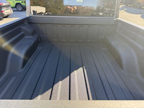 New 2025 Jeep Gladiator Sport image 7