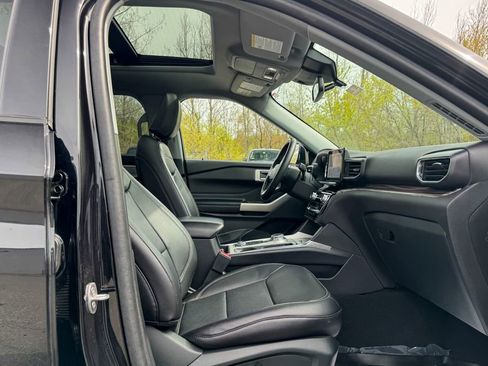 Certified 2023 Ford Explorer Limited w/ Equipment Group 301A AWD/4WD image 13